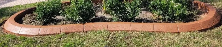 Premium residential concrete landscape borders in Palm Beach, FL