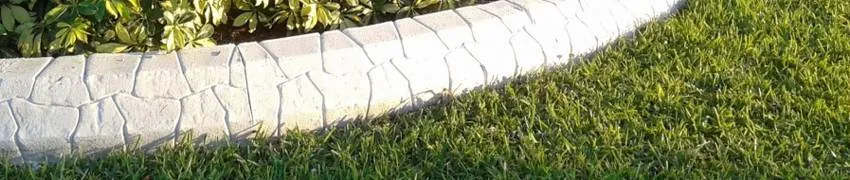 Quality residential concrete landscape borders in Palm Beach, FL